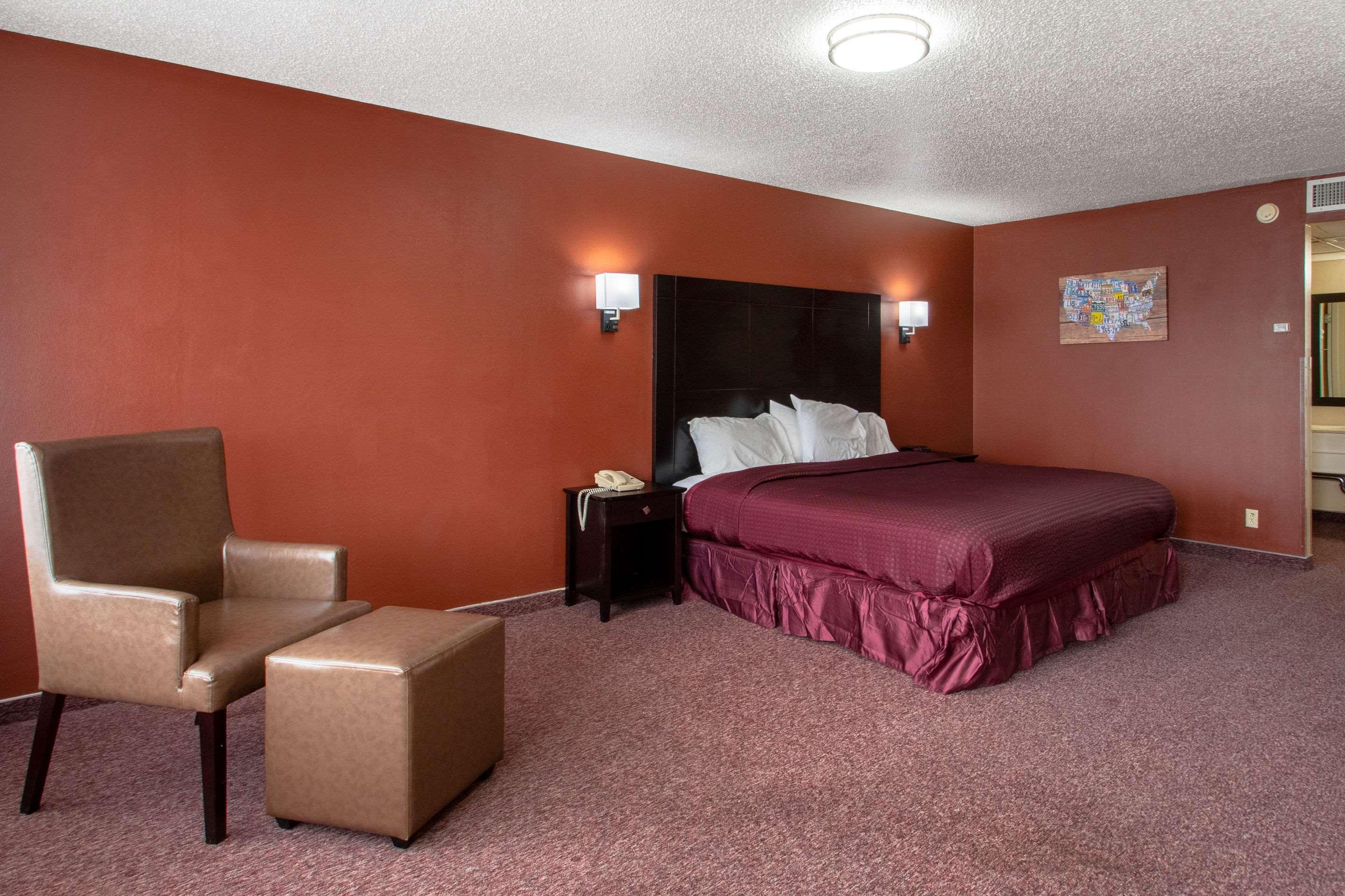 Econo Lodge Elko Downtown Area Bagian luar foto