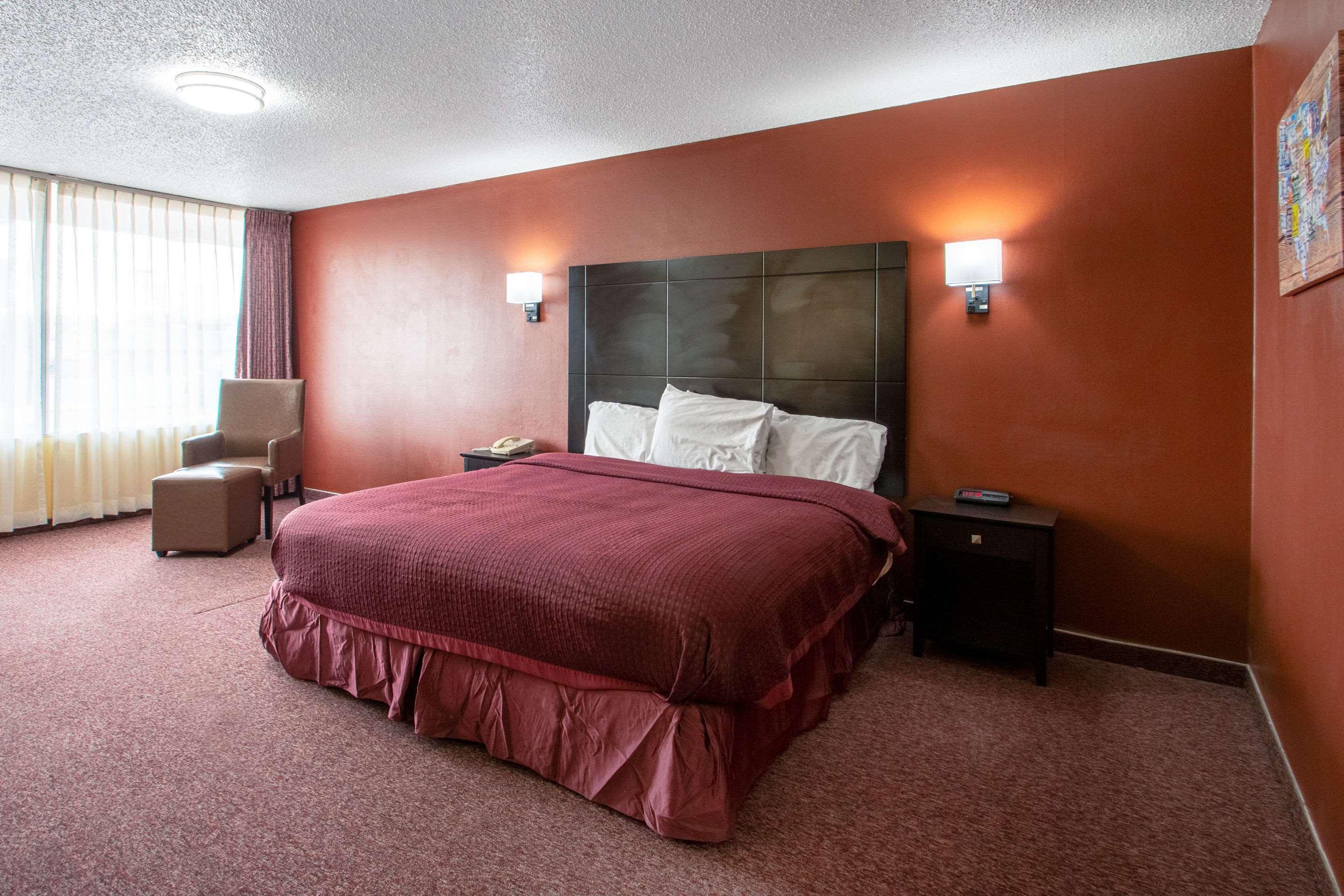 Econo Lodge Elko Downtown Area Bagian luar foto