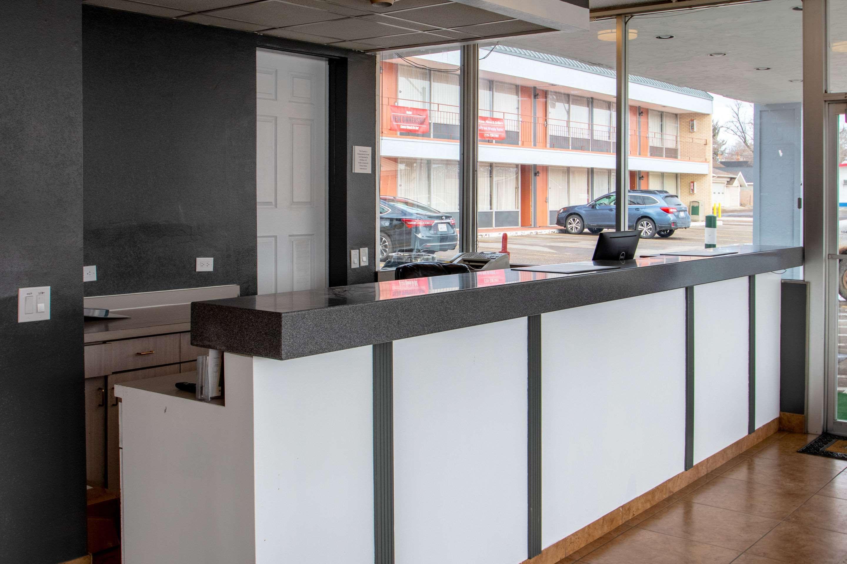 Econo Lodge Elko Downtown Area Bagian luar foto