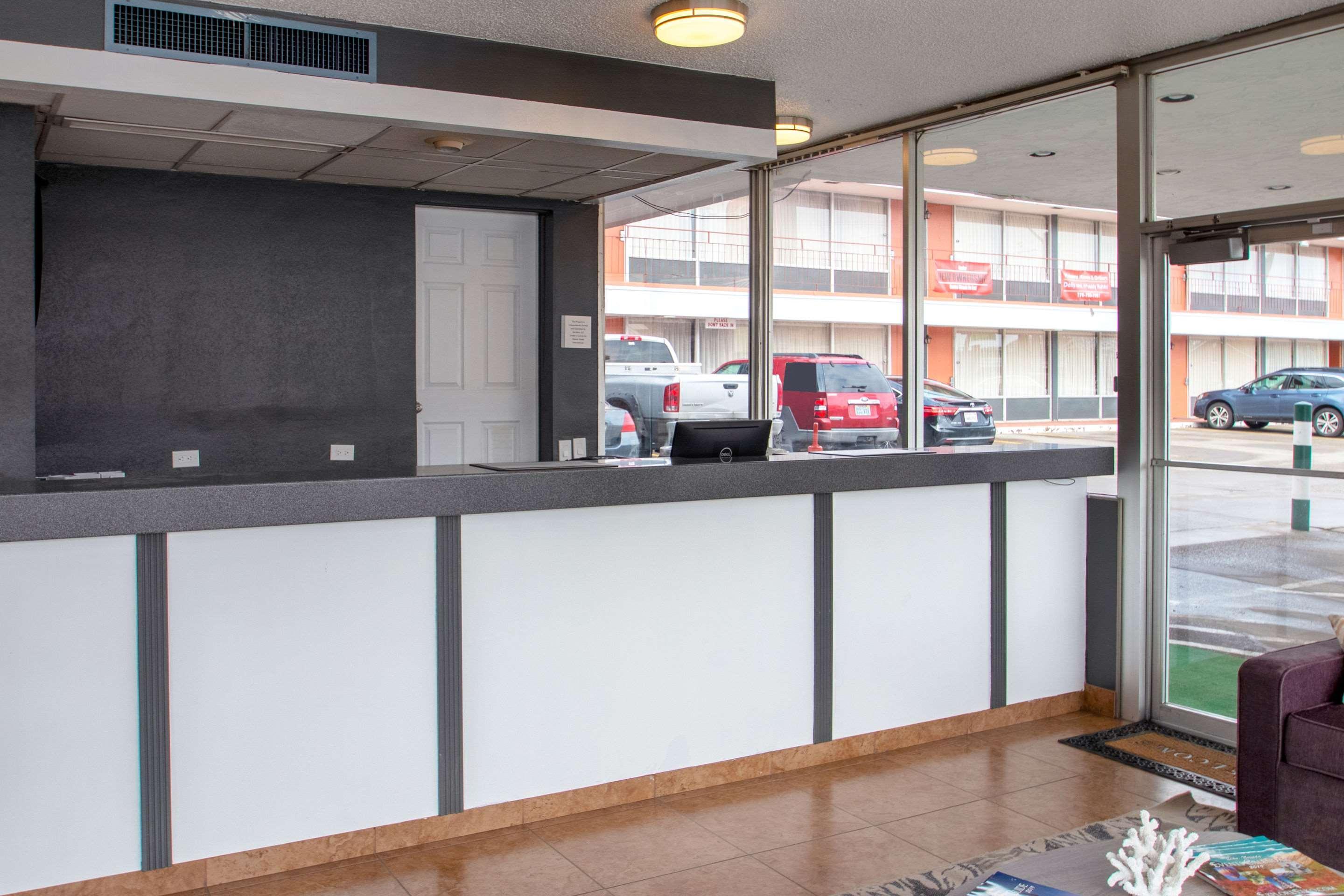 Econo Lodge Elko Downtown Area Bagian luar foto