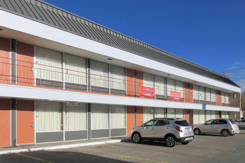 Econo Lodge Elko Downtown Area Bagian luar foto